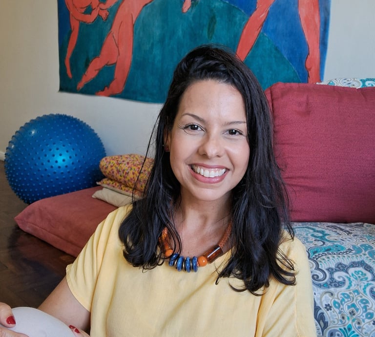 Psicóloga Janaína Gomes, mais de 20 anos de experiência em Terapias que integram corpo e mente.