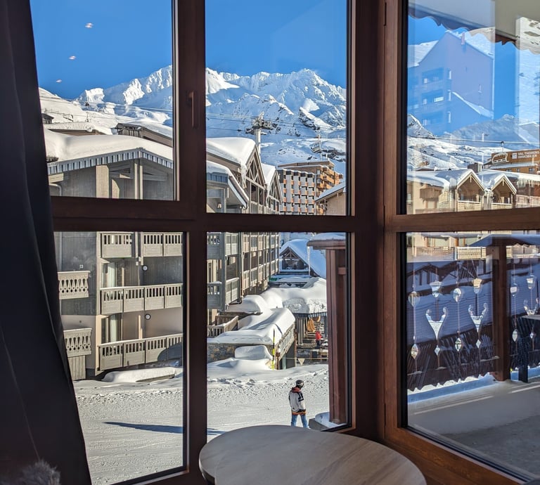 Mountain view from the warm ski-in ski-out apartment in Val Thorens