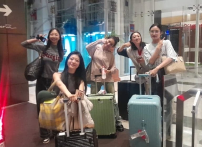 Cindy dan teman-teman tiba di bandara Soekarno Hatta 