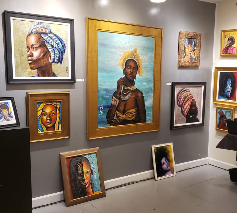 Gallery Wall with a lot of paintings 