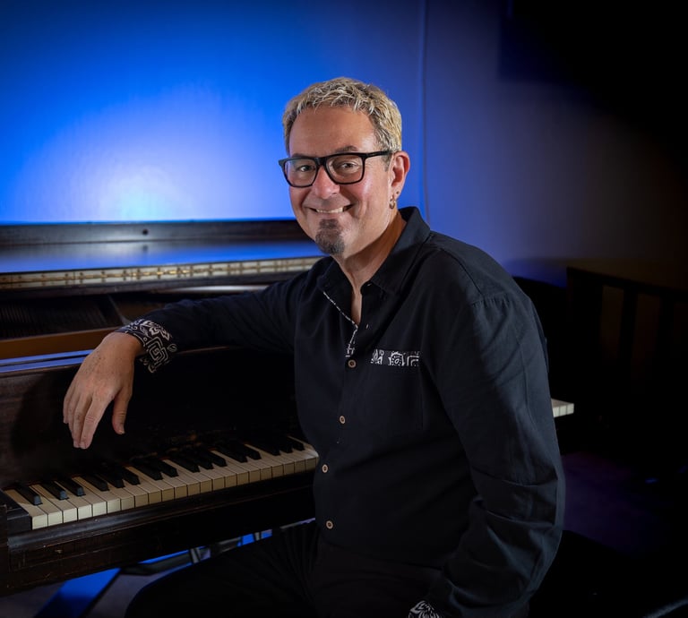 Dave Coldren, Piano Bar Entertainer