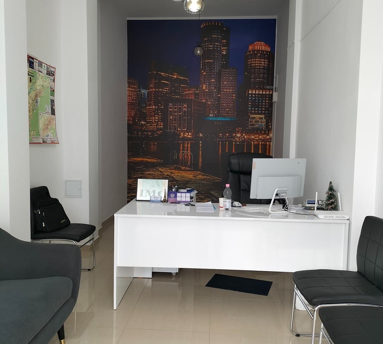 Interior agenţie imobilisră Terra Imob Mioveni