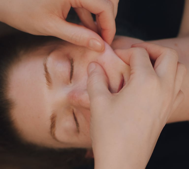 Massaggio Kobido viso lifting naturale anti-age a Riccione presso centro estetico