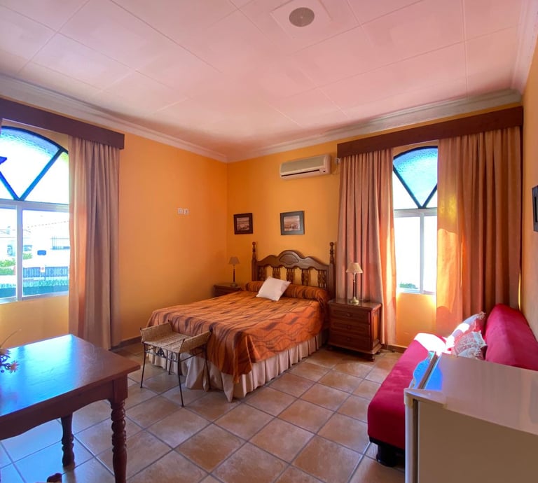 Habitación con cama de matrimonio, buenas vistas y jacuzzi