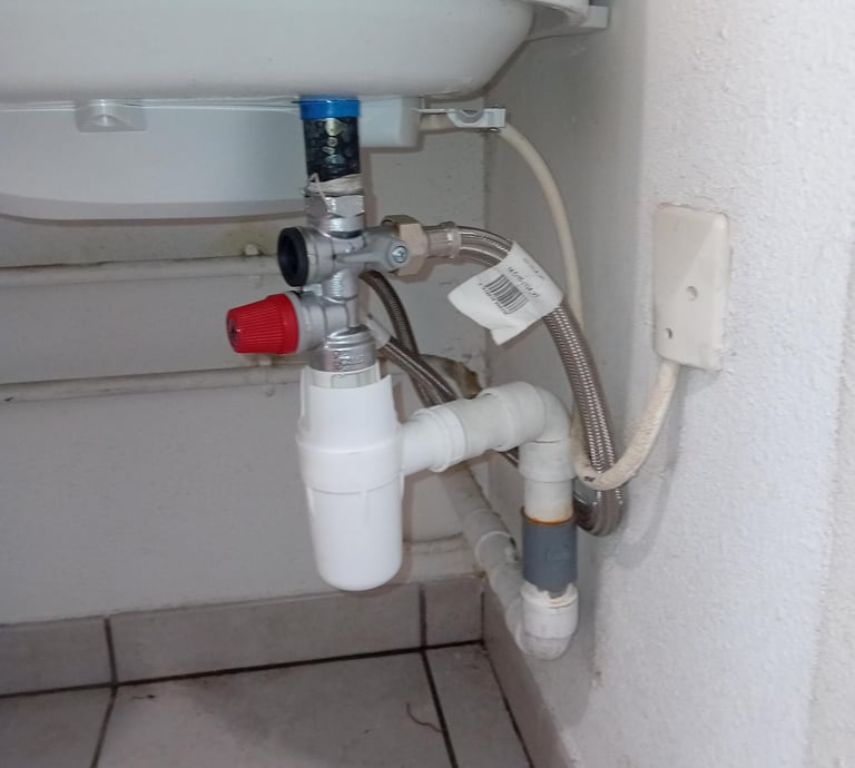fuite d eau soupape groupe de securite chauffe eau électrique lyon 9