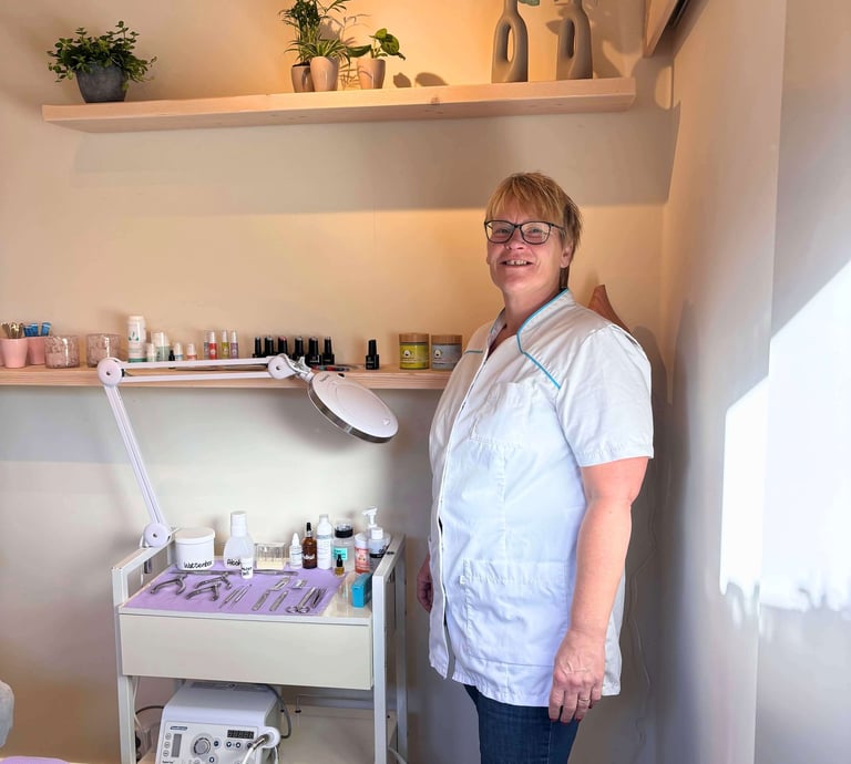 Reina in de praktijk van Reina's Voeten Boet.