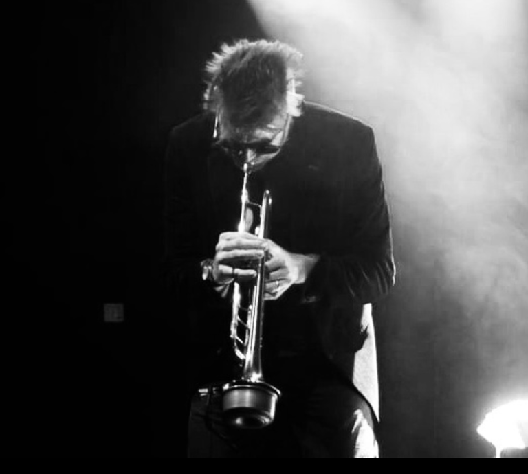 Benvenuto Electrojazz solo on stage with trumpet, Lost in the Night live set