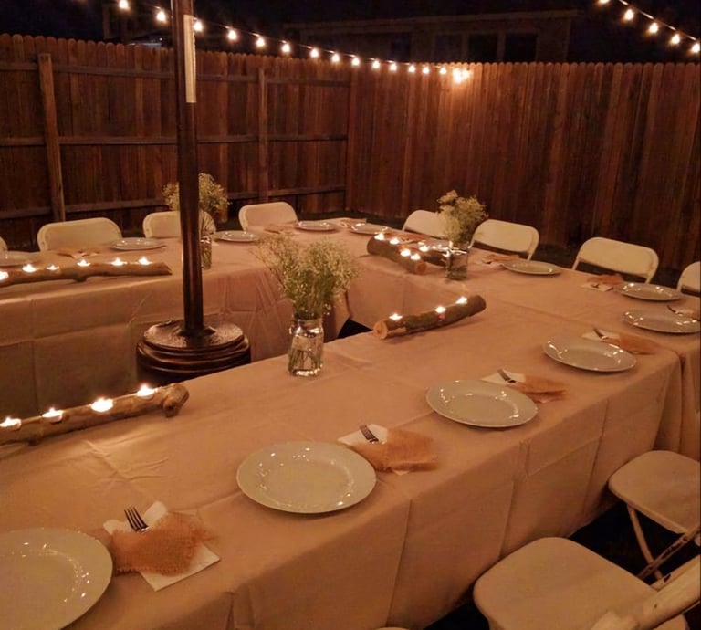 Mesas y sillas de el paso diamond events decoradas para un evento al aire libre