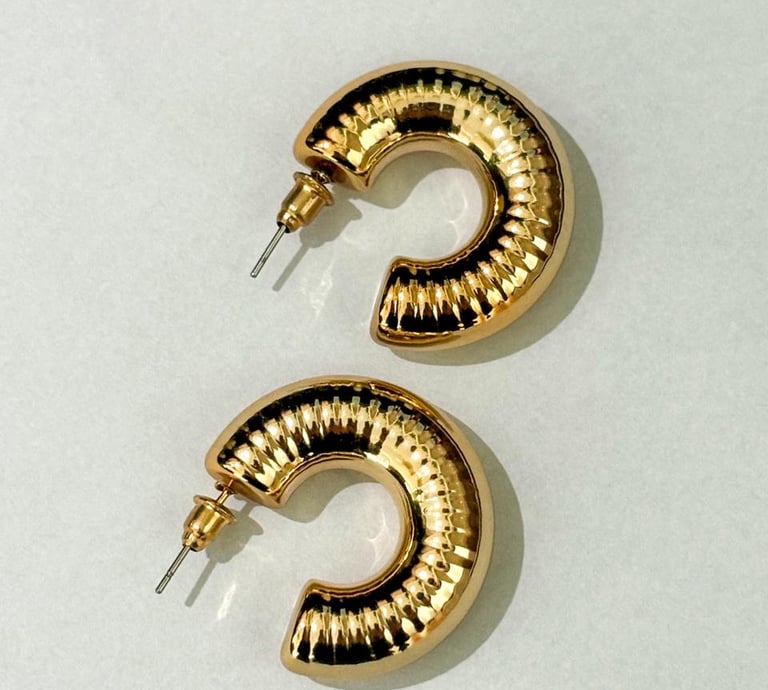 Acessórios Femininos Dourados da marca Lamaison Legori