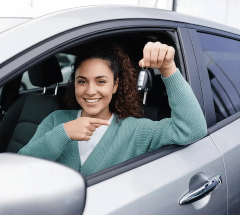 Cliente satisfeita com o serviço de chave automotiva e cópia de chave canivete feito pelo Chaveiro a Casa das Chaves 24 horas