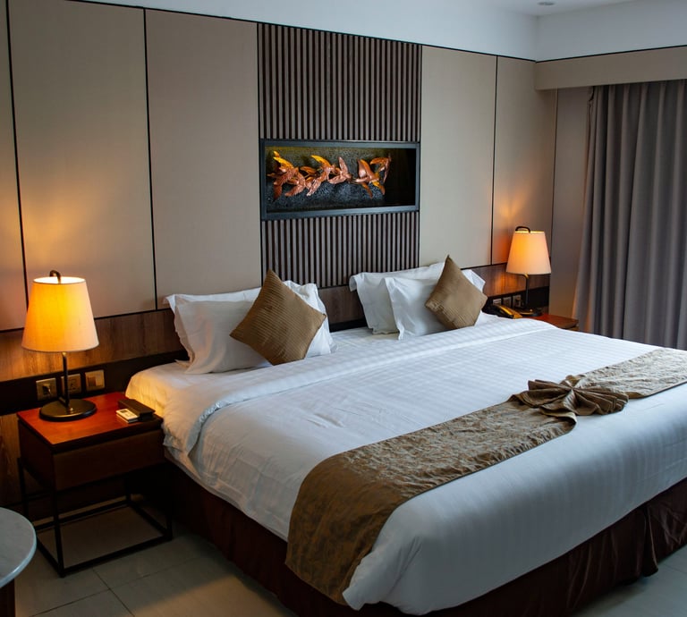 seo-for-hospitality-large-bed-unsplash