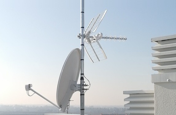 Vendita Installazione e Assistenza di Impianti Tv Terrestre, Satellite Singoli e Centralizzati