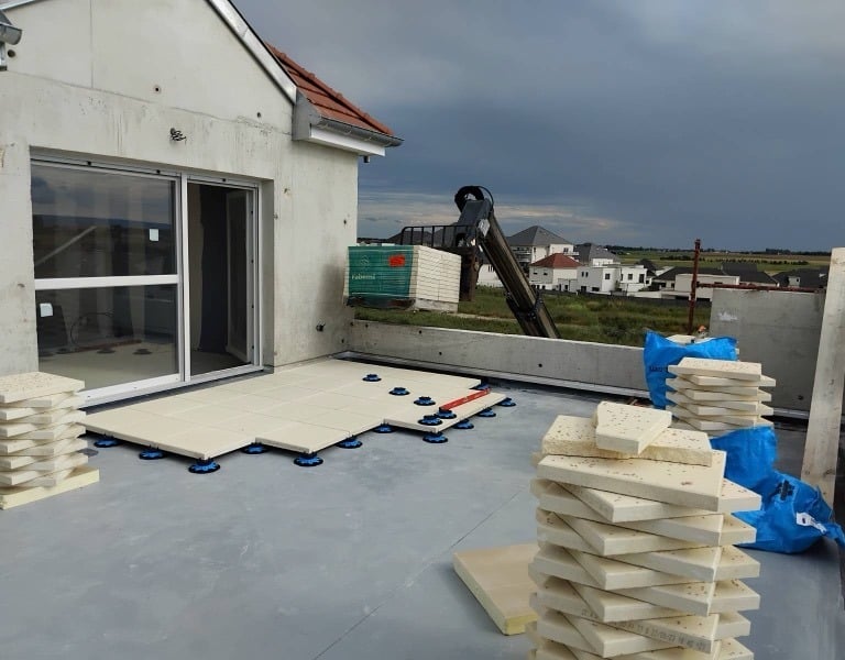 Terrasse, dalle sur plot