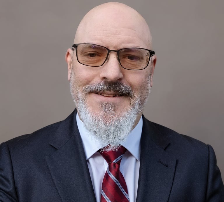 A picture of Coach Daniel Anderson