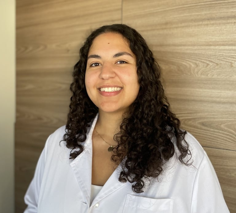 a woman in a white shirt and a white shirt