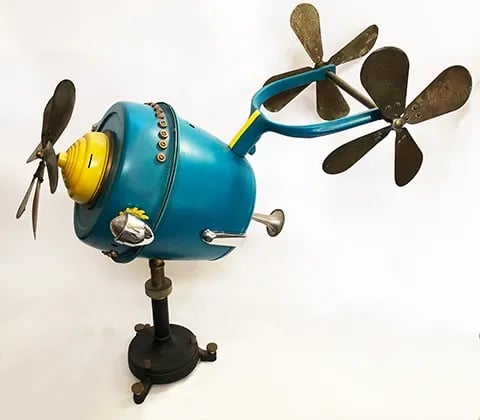Assemblage spaceship sculpture named Avion by artist Tal Avitzur.