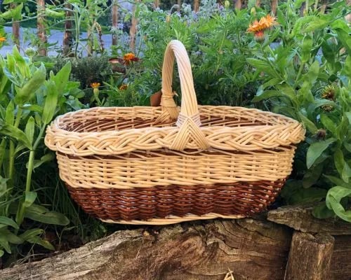 Panier en osier pour la cueillette des champignons