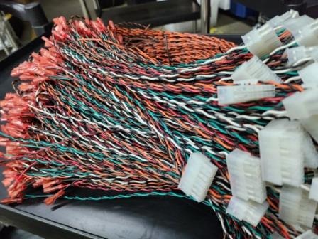 Automated twisting with insulated Fastons and Molex Mini-Fit Jr