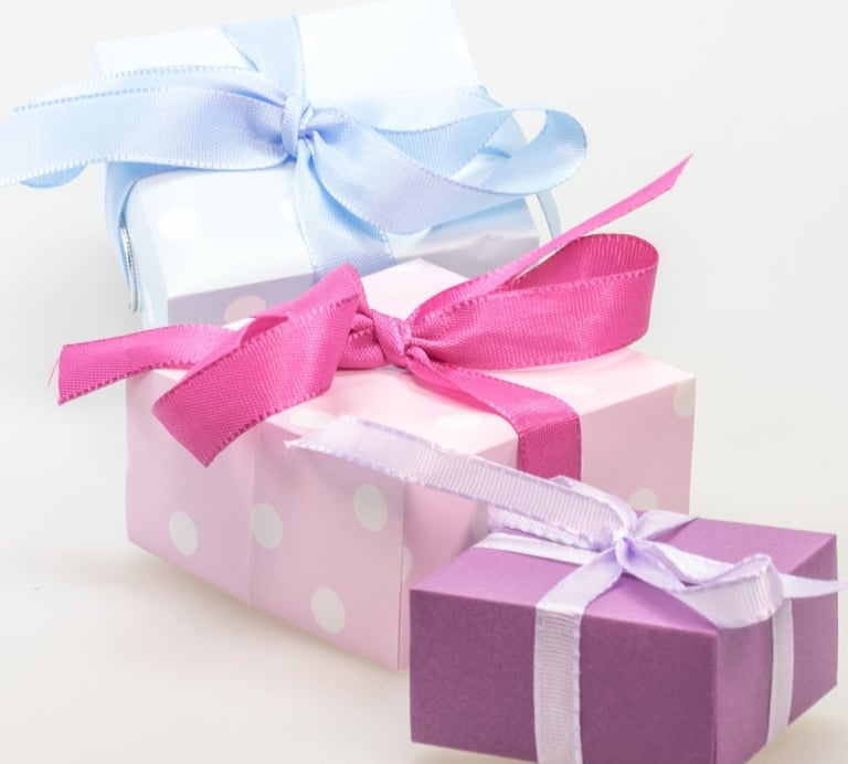 Rongzhiyue: colorful ribbons for gift wrap