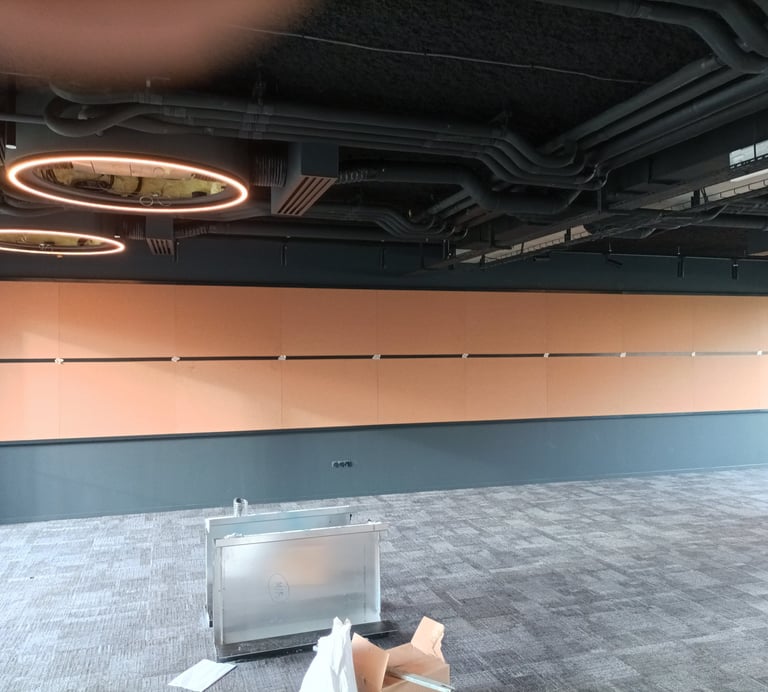 Installation de mobilier mural sur mesure