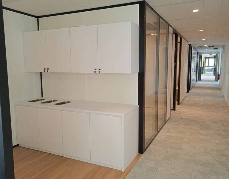 Installation de mobilier de réception sur mesure