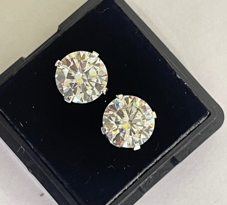moisante montée sur argent 925 , boucle d oreille 