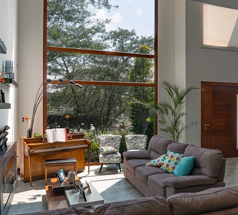 Fotografía inmobiliaria interior de una mansión de lujo en Tumbaco Quito