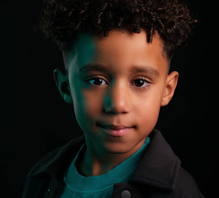 portret jongentje met krullen