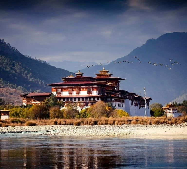 The_Majestic_Punakha_Dzong_with_Glacial_Water_in_the_Front