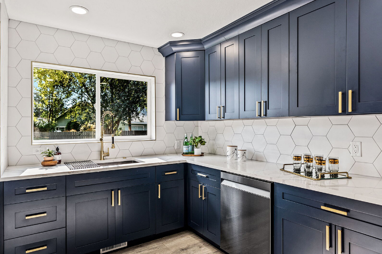 Midnight Blue Shaker Kitchen cabinets