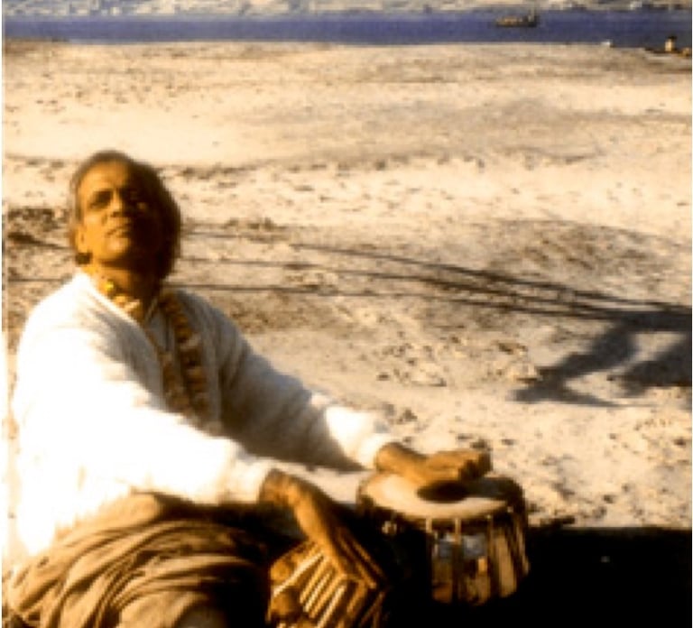 Lacchu Maharaj plays tabla