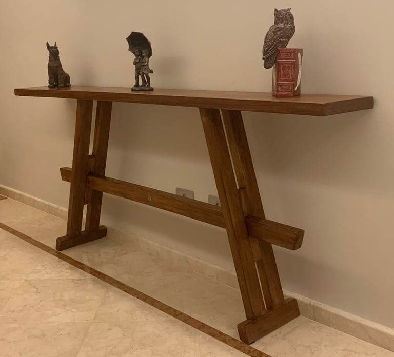 aparador em cumaru medindo 1,70m x 25cm com 75 cm de altura