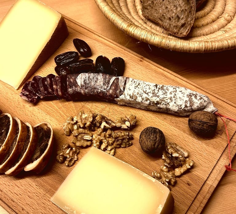 Andutschel, Käse, Birnbrot und Baumnüsse