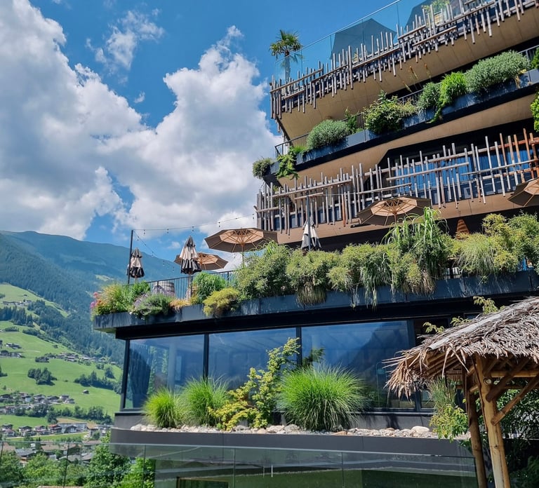 Yoga Pilates Retreat Coolnest 
