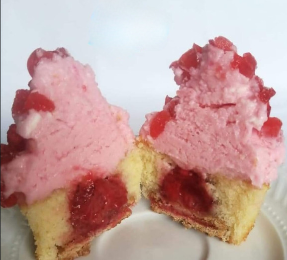 cupcake relleno fresa pasteleria queti lima