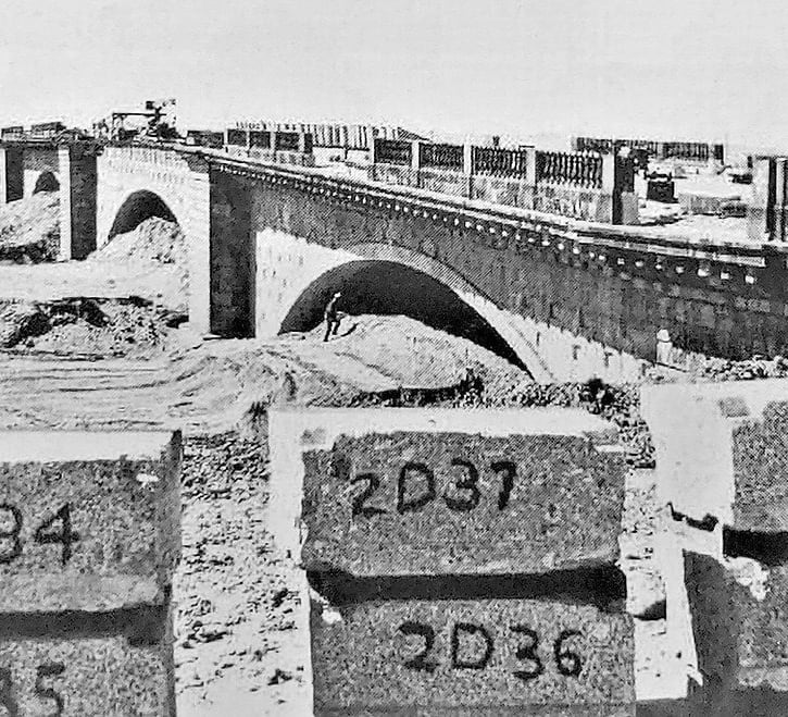 London Bridge Construction in Lake Havasu City