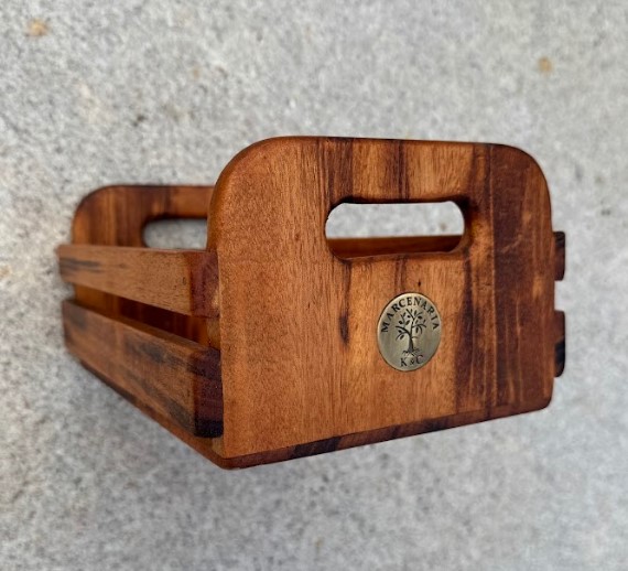 Caixinha  media em muiracatiara rajada