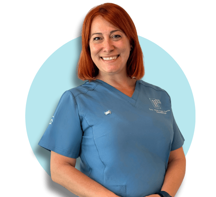 Retrato profesional de la Dra. Dácil Irune Dorta Fernández, especialista en ortodoncia en Bocarriba