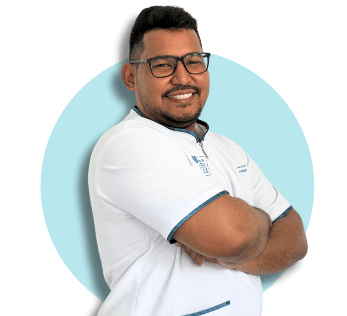 Retrato profesional del higienista José Moreno, higienista en la Clínica Bocarriba