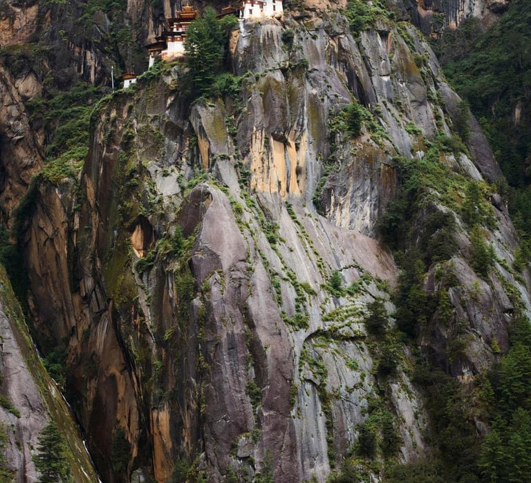 The-iconic-Tiger's-nest-monastery-in-Paro-valley