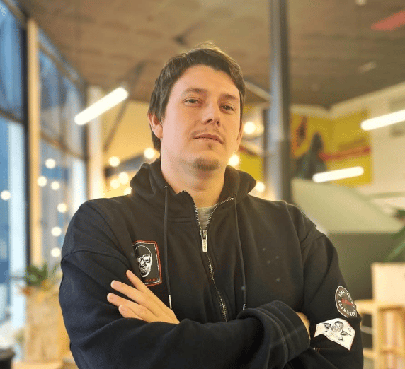 une photo de anthony lié 
