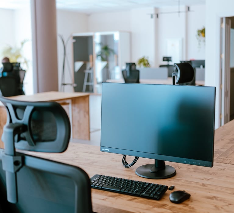 Servicio escritorios coworking Menorca WanderHub Ciutadella