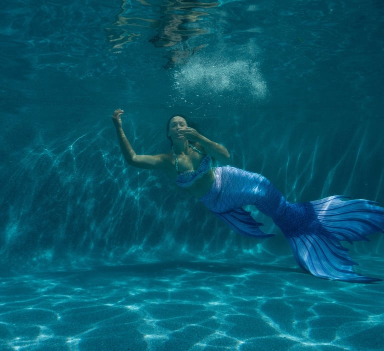 Moana Heart Mermaid blowing a kiss