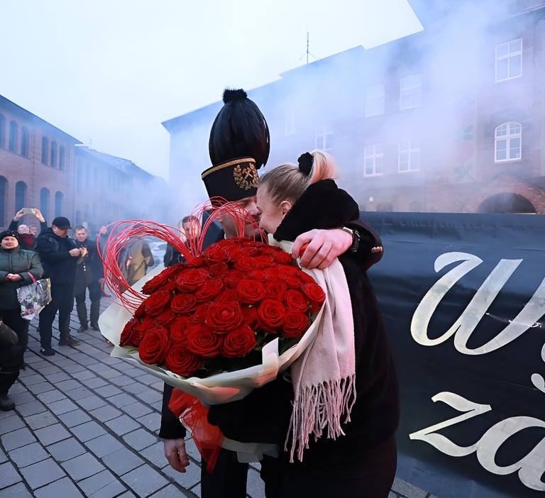 napis wyjdziesz za mnie zareczyny wyjątkowe zaręczyny z pirotechniką