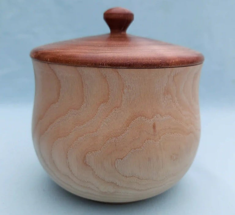 bonbonnière en frêne et orme ciré