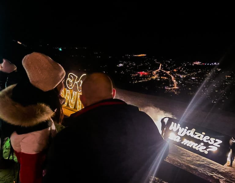 pomysł na zaręczyny w górach napis wyjdziesz za mnie zakopane gubałówka