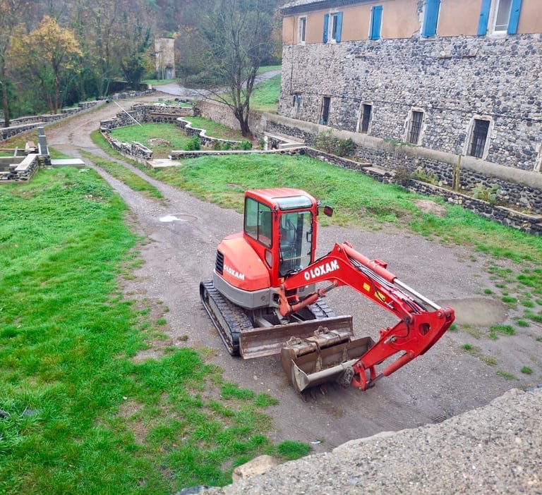 Transformation terrain avant après terrassement et aménagement extérieur paysagiste Montélimar