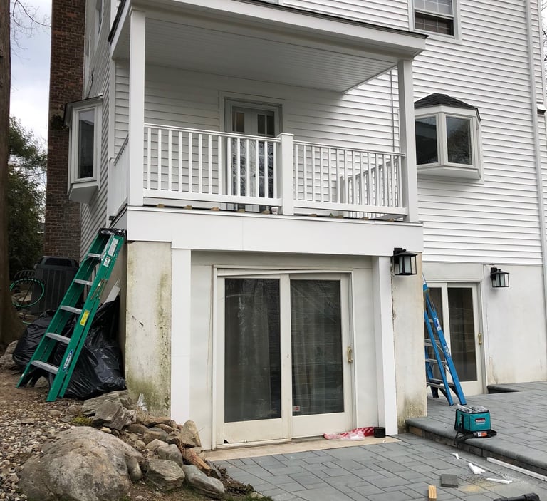 RR Construction Deck Balcony