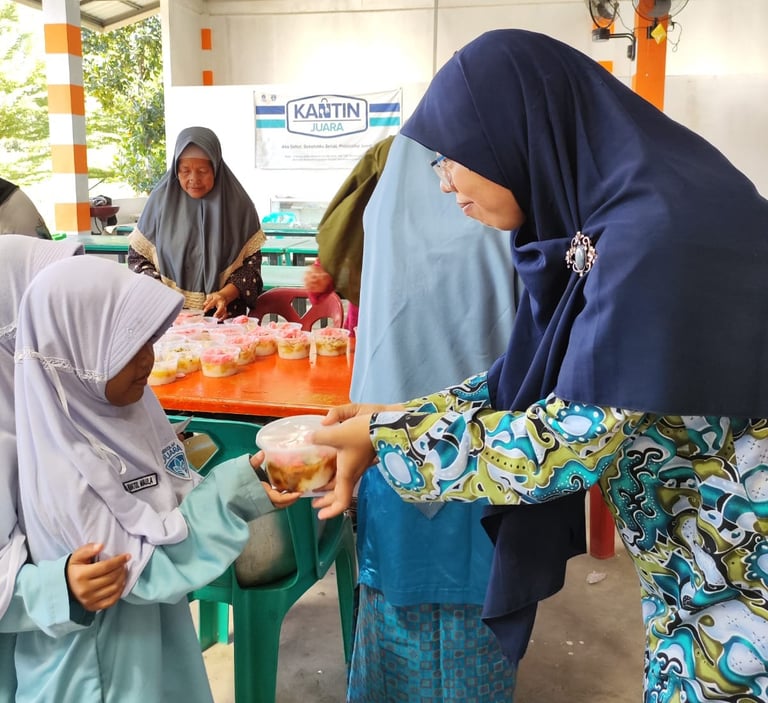 SD Juara Batam Harumas Berbagi PT Usaha Kiat Permata CSR