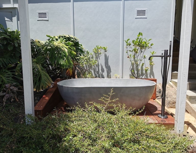 Outdoor bath Kawau Island CHR Builders